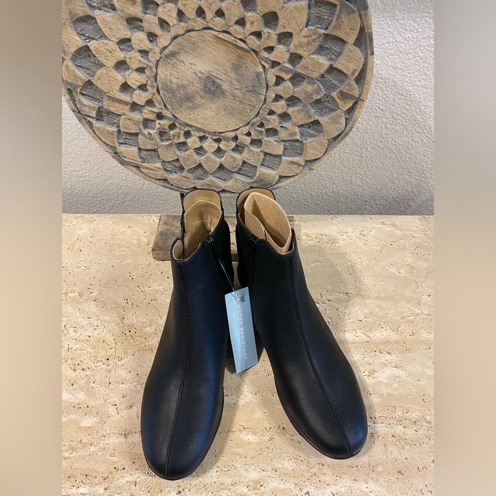 LIFE STRIDE model IZZY color black material: faux leather uppper